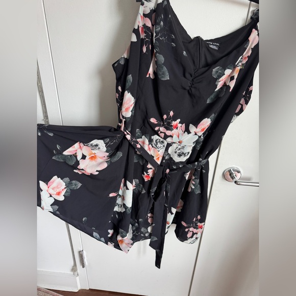 City Chic Black and White Sweetheart Romper - Picture 5 of 7